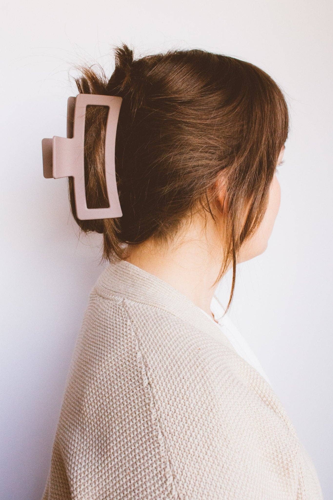 XL Matte Claw Clip boutique style from Ivy & Grace womens boutique