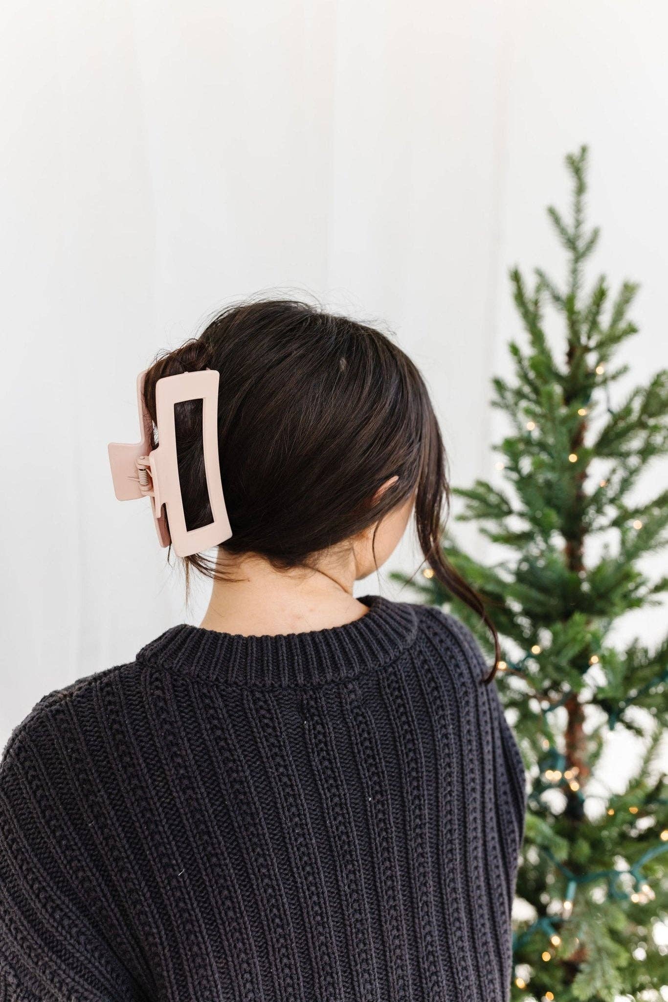 XL Matte Claw Clip boutique style from Ivy & Grace womens boutique