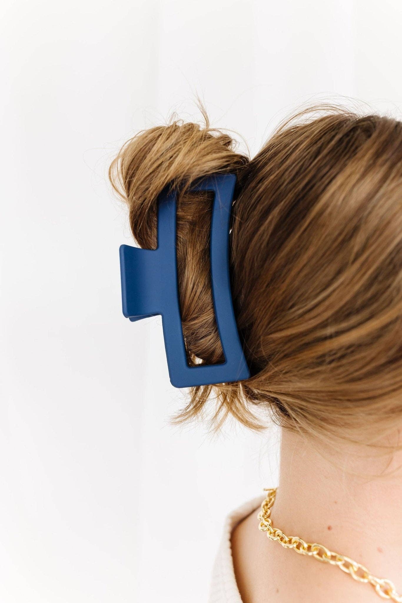 XL Matte Claw Clip boutique style from Ivy & Grace womens boutique