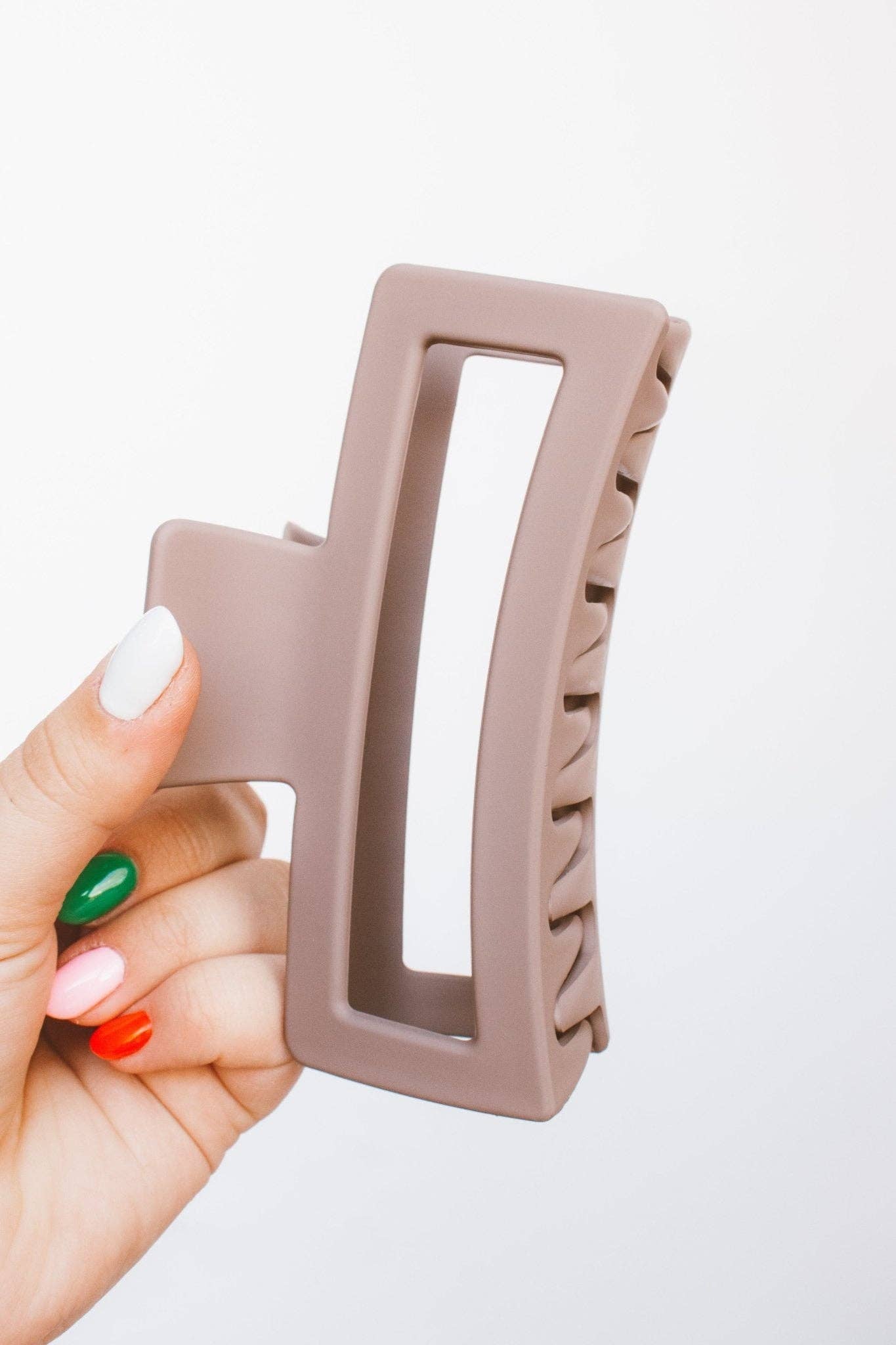 XL Matte Claw Clip boutique style from Ivy & Grace womens boutique