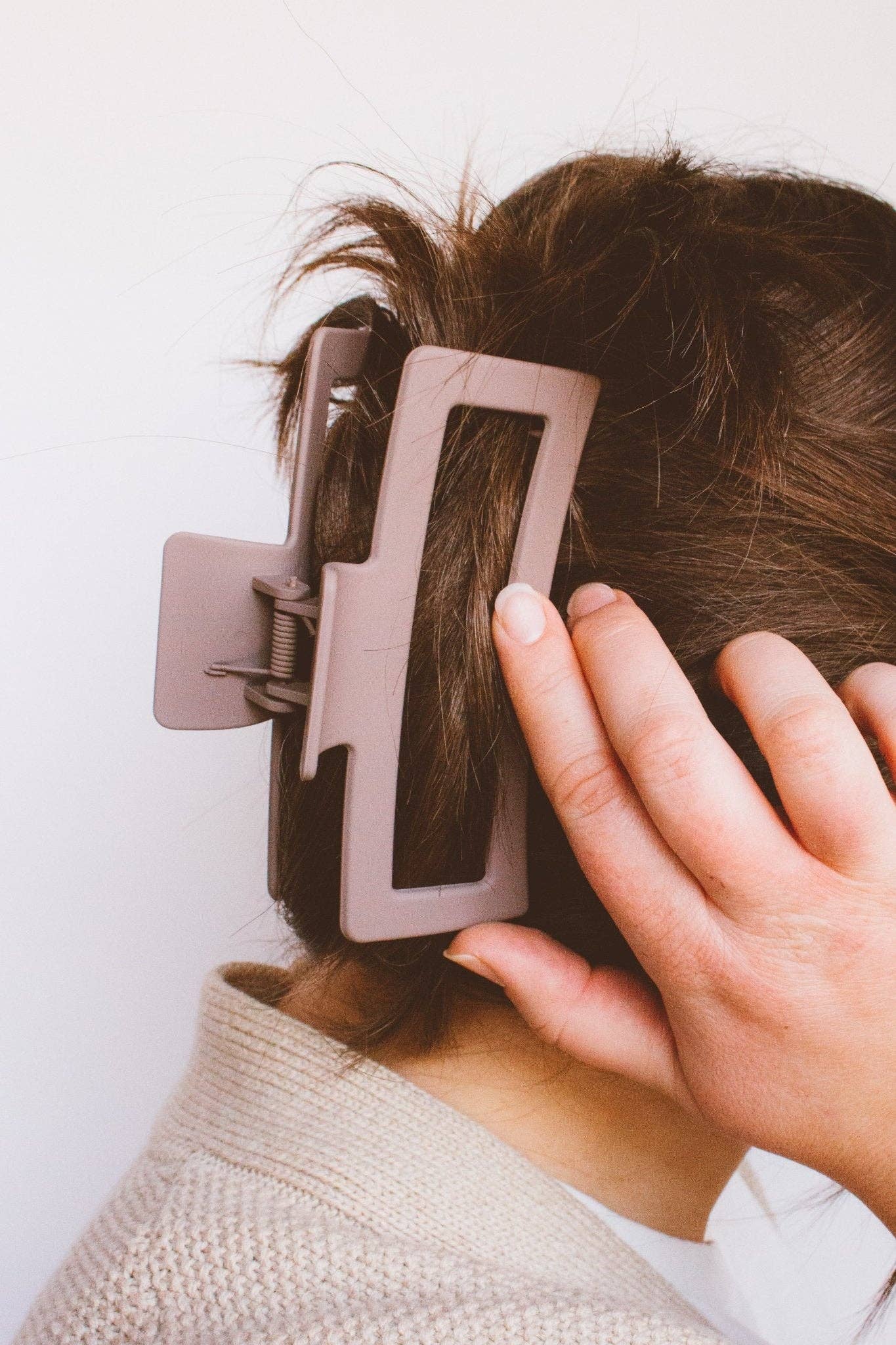 XL Matte Claw Clip boutique style from Ivy & Grace womens boutique