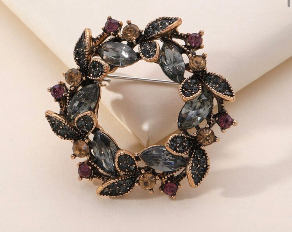 Wreath Brooch