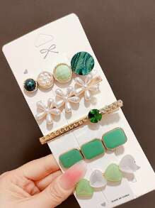 Daisy Clips boutique style from Ivy & Grace womens boutique