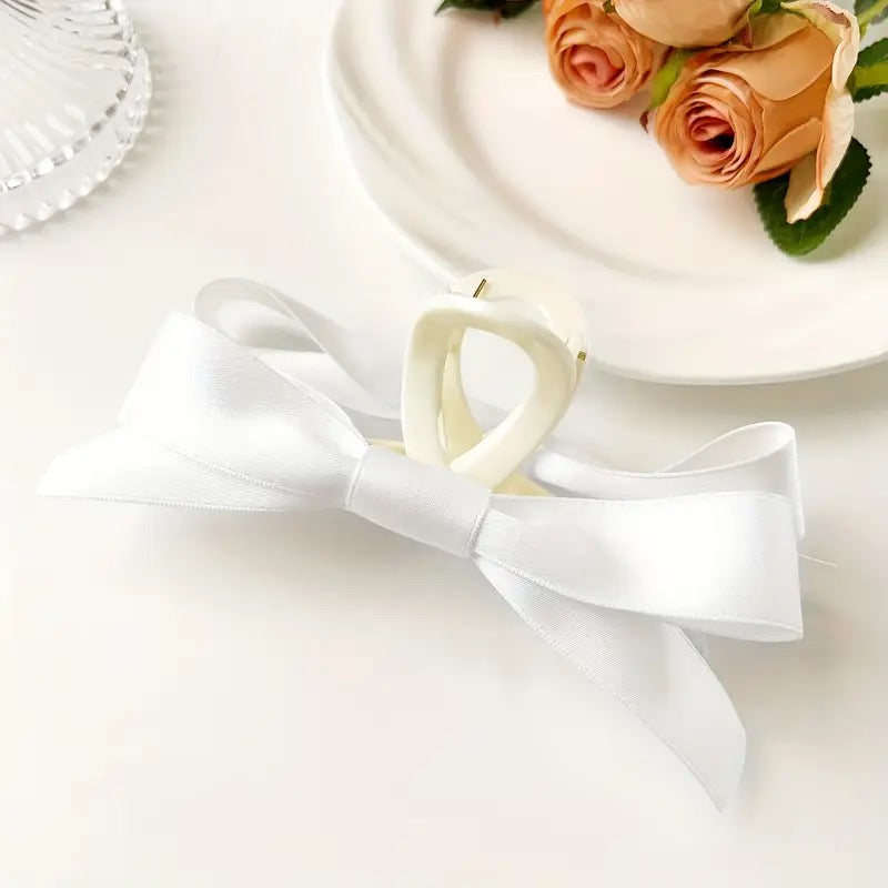 Bow Clip boutique style from Ivy & Grace womens boutique