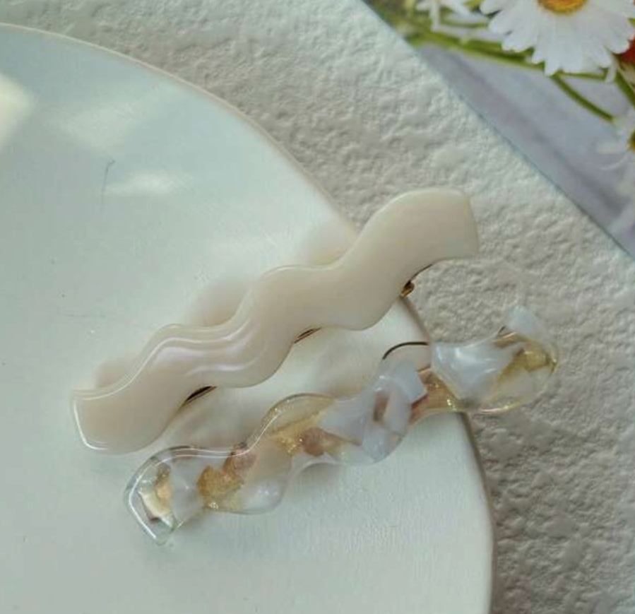 Wavy Clips boutique style from Ivy & Grace womens boutique