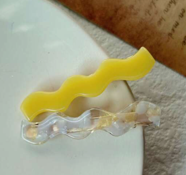 Wavy Clips boutique style from Ivy & Grace womens boutique