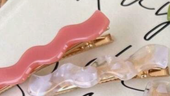 Wavy Clips boutique style from Ivy & Grace womens boutique