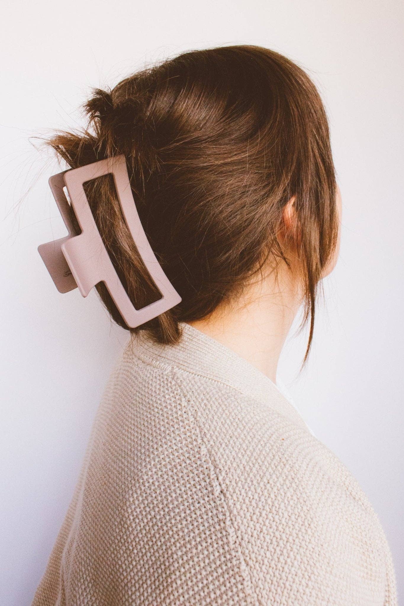 XL Matte Claw Clip boutique style from Ivy & Grace womens boutique